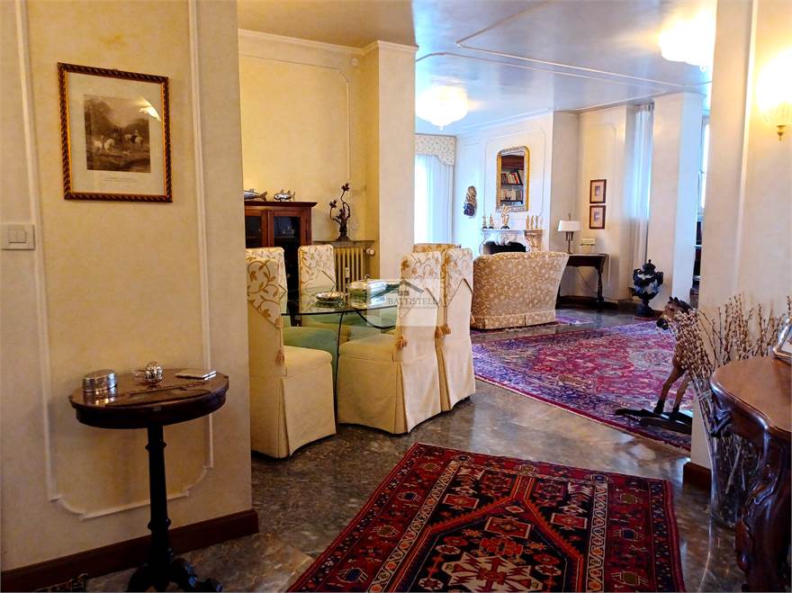 Ingresso verso salone