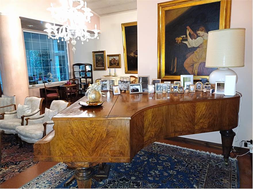 Salone