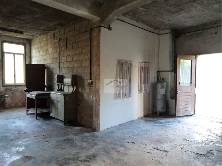 Capannone interno
